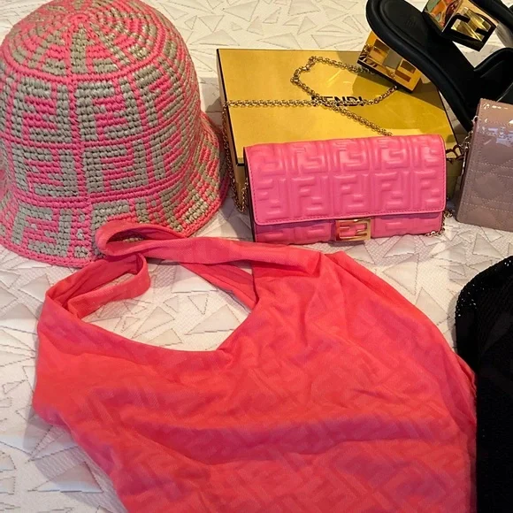 BRAND NEW Fendi PINK Raffia Bucket Hat Fendi FF Woven Raffia Bucket Hat - Bergdorf Goodman main image 3